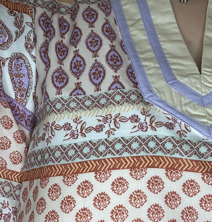 Exclusive Print Bubble Sleeve V-Neck Top