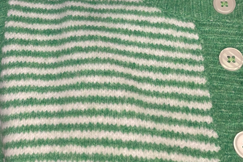 Green Contrast Striped Button-Front Sleeveless Sweater Vest