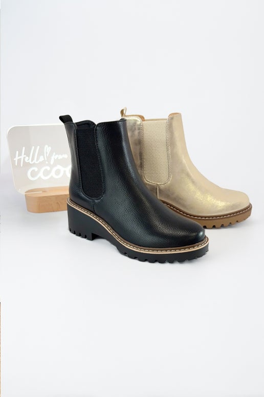 Black Slip On Round Toe Boots