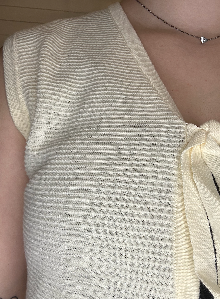 Front Bow Detail Textured Sweater Vest
