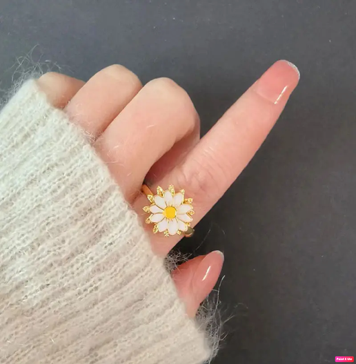Gold Enamel Daisy Flower Fidget Spinner Ring