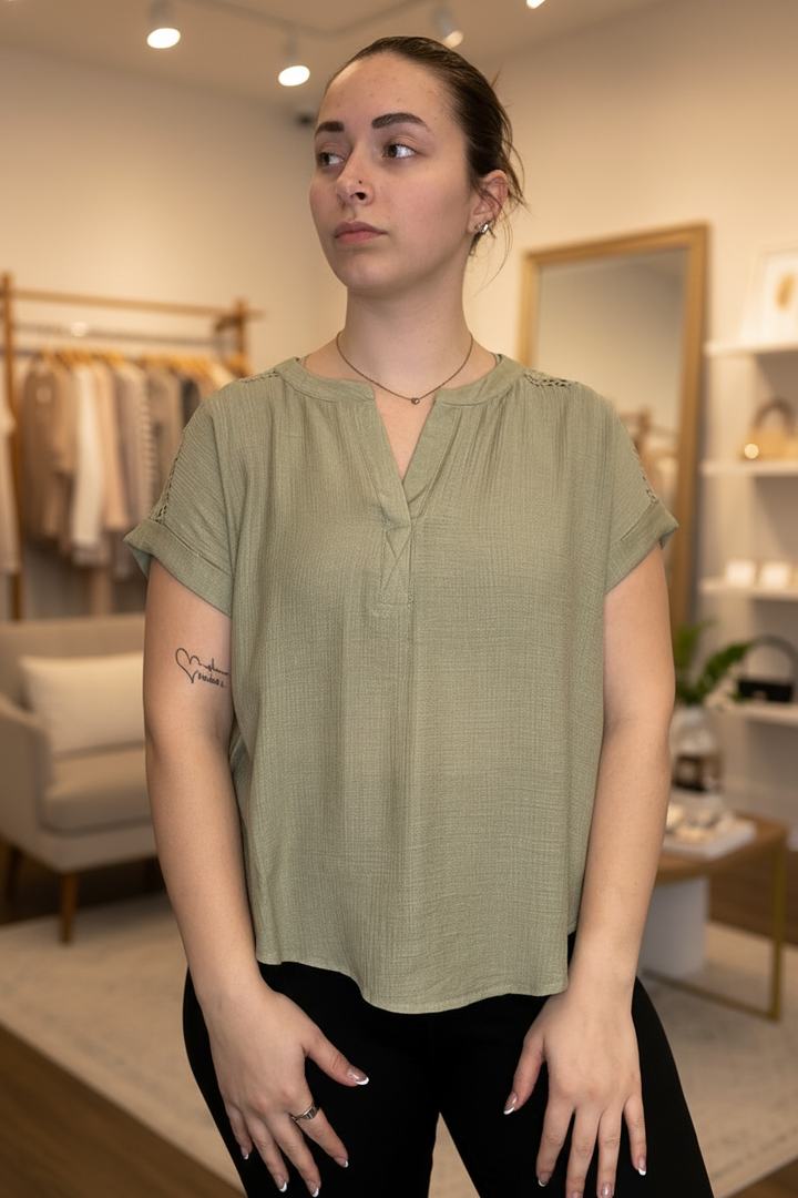 Front view - lifestyle boutique