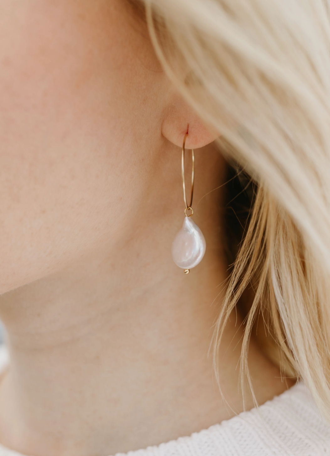 Pearl Hoop Earrings – 18K Gold Plated Hoops with Natural Pearl Accent