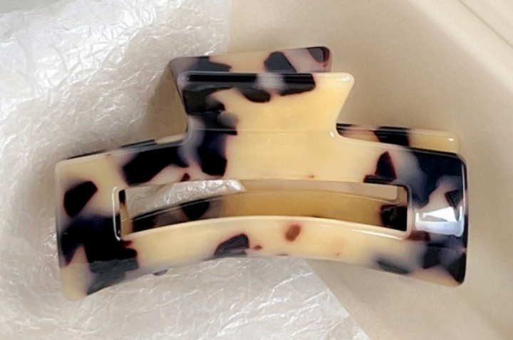Jumbo Animal Tort Print Hair Claw Clips