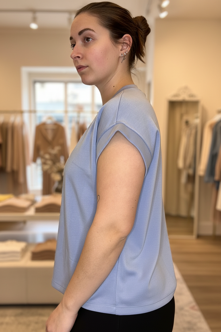 Side view - lifestyle boutique